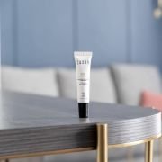 AKIŲ KONTŪRO KREMAS